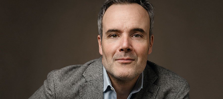 Jean-Michel Le Gal magazine cover interview featuring bilingual actor known for classical theatre and television roles