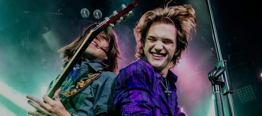 Mason McNulty actor and singer featured on Artenzza magazine cover